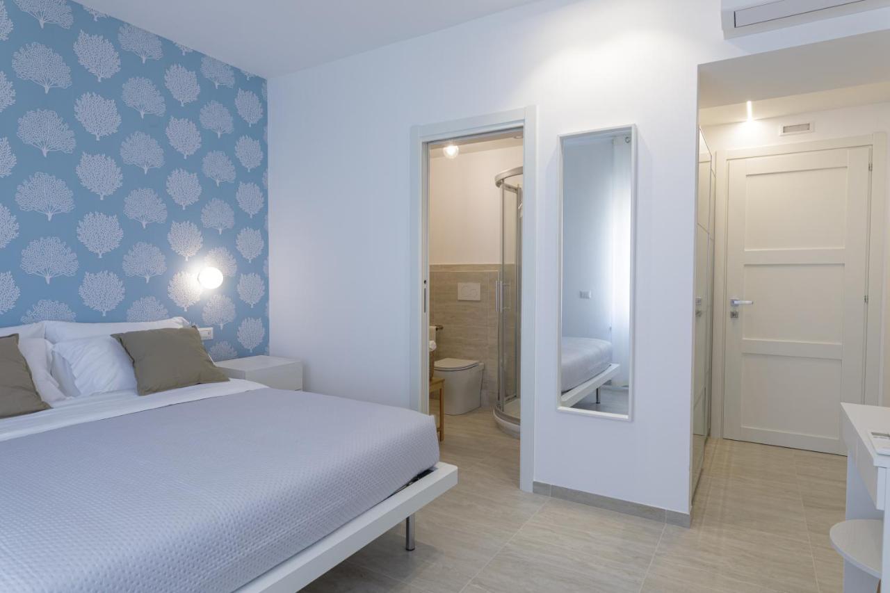 Vista Mare Guest House チヴィタノーヴァ・マルケ エクステリア 写真