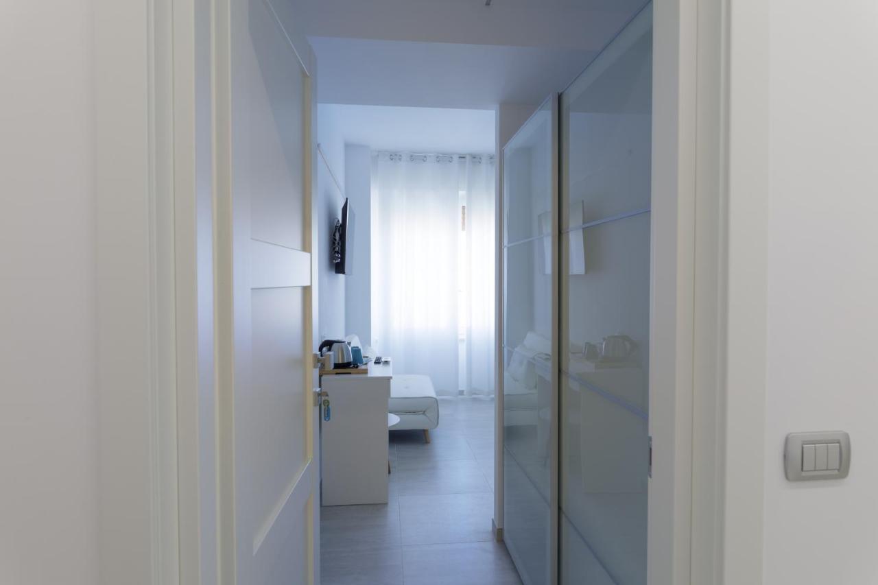 Vista Mare Guest House チヴィタノーヴァ・マルケ エクステリア 写真