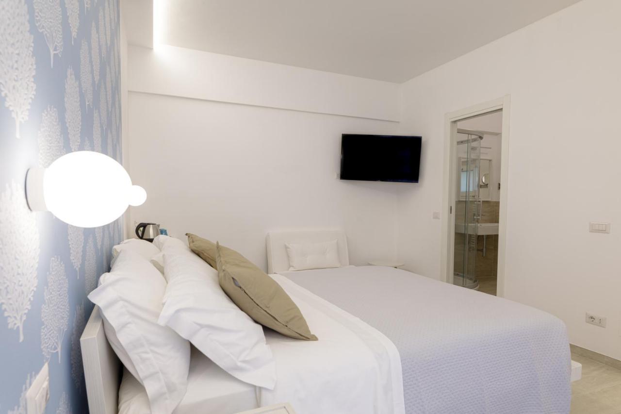 Vista Mare Guest House チヴィタノーヴァ・マルケ エクステリア 写真